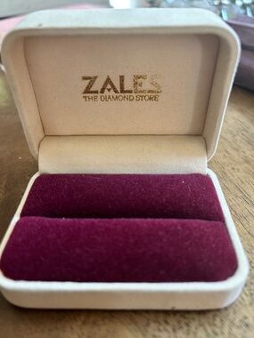 Vintage Maroon Velvet Zales Jewelry Presentation Box for Pins, Rings or Earrings
